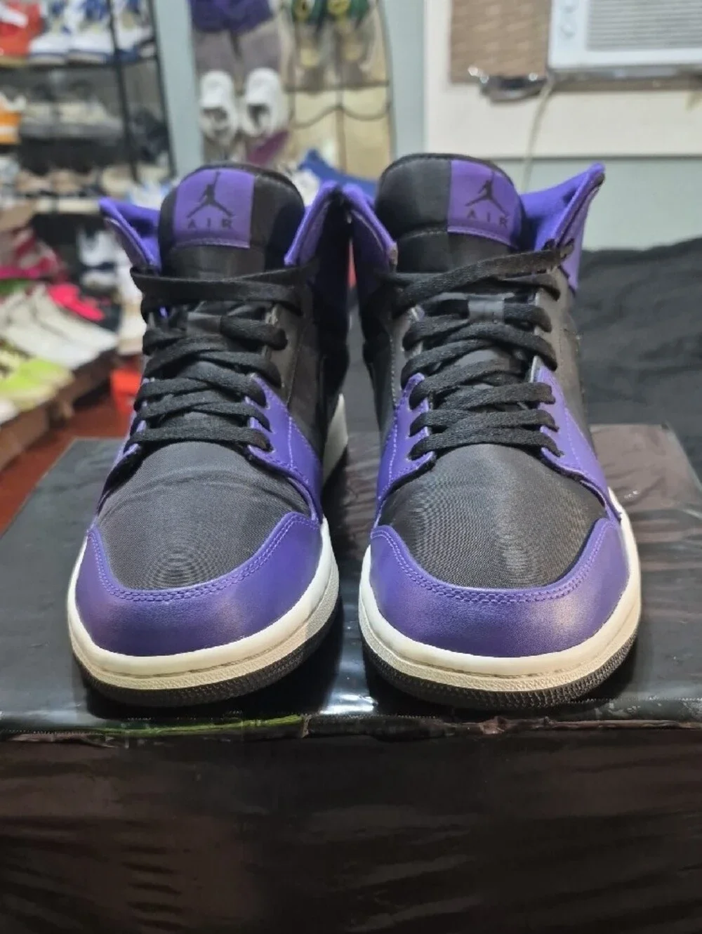Air Jordan 1 Retro Mid 